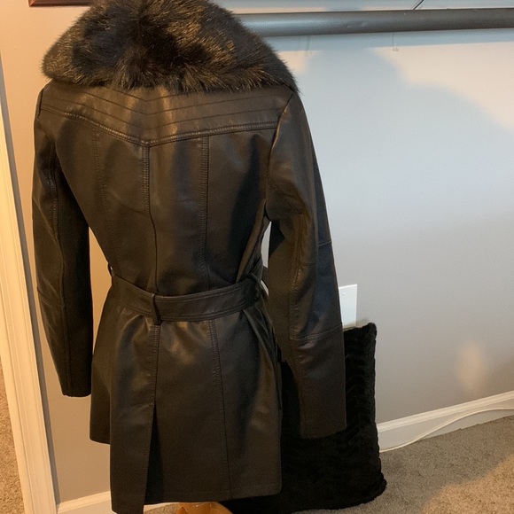 Black Leather Coat w/Removal Faux Fur Collar NEW - Picture 5 of 13
